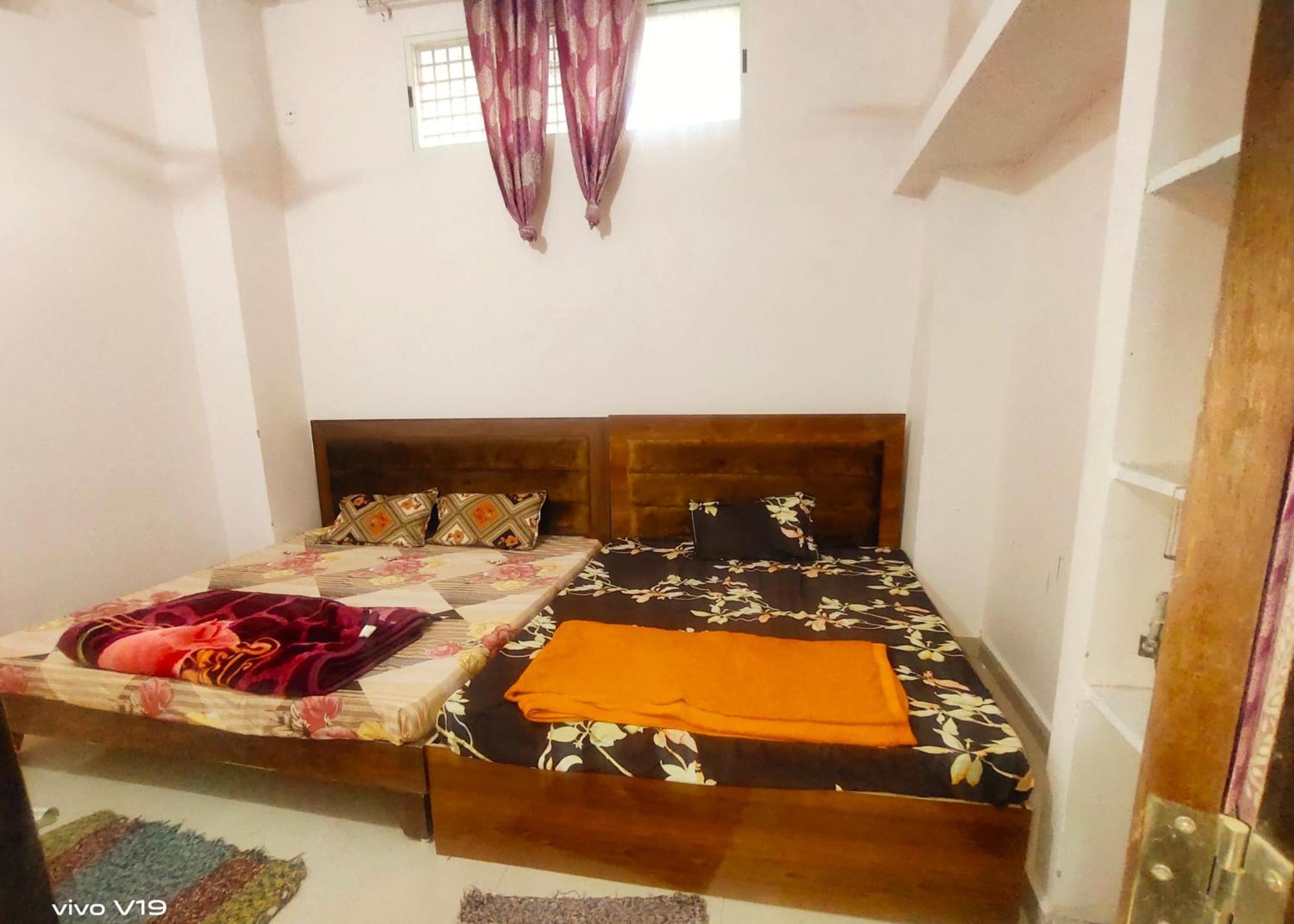 Deviksha Home Stay Уджайн Екстериор снимка